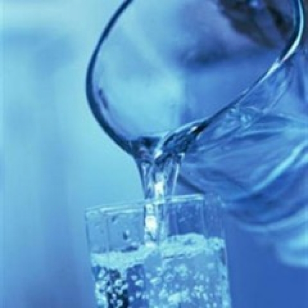 دراسة: 4 أكواب من الماء تحميك من ارتفاع السكر بالدم      