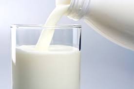 فوائد الحليب الصحية للشعر وخسارة الوزن 