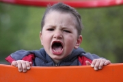 8 نصائح للتحكم في نوبات الغضب عند طفلك