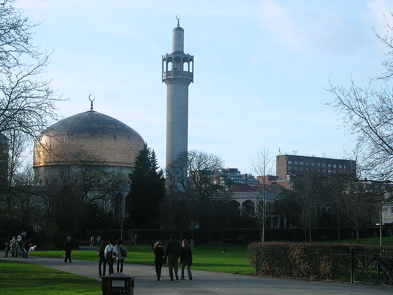 دراسة بريطانية: تزايد أعداد المقبلين على الإسلام