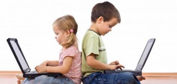 ٨ مهارات اتصال يخسرها ابنك بسبب التكنولوجيا