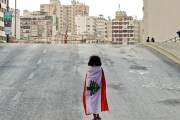 جعنا وانتحرنا وما زالت العصابة حاكمة.. ماذا جنى اللبنانيون بعد عام على ثورة تشرين؟