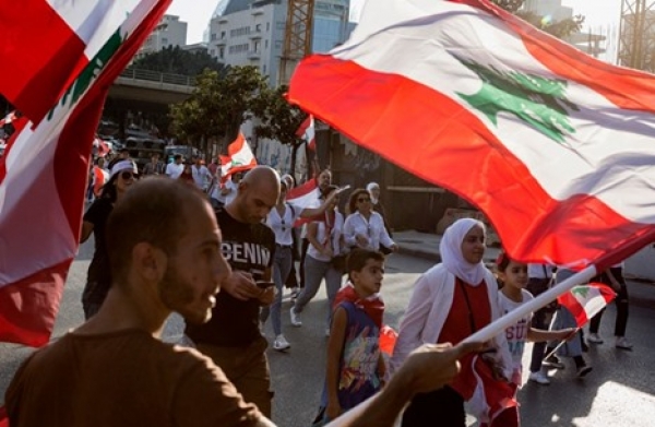 شباب 'لبنان' يطرقون أبواب الهجرة مع تأزم الوضع الداخلي
