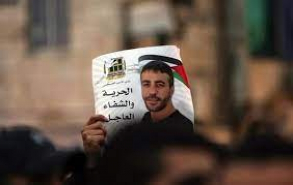 الأسير ناصر أبو حميد يصارع الموت في سجون الاحتلال الإسرائيلي؟